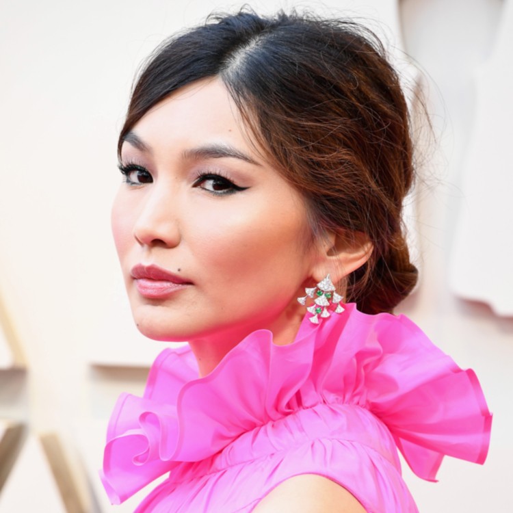 Beauty Trends Oscars 2019 Gemma Chan lässiger Dutt Nacken Augen Kajal betont Gemma Chan