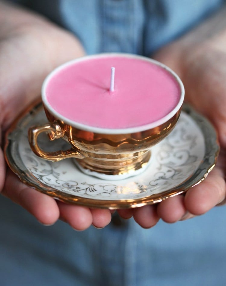 Eine Kerze ist eine einfache DIY Geschenkidee zum Muttertag
