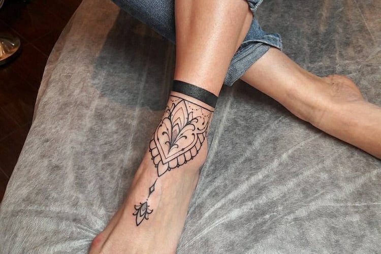 Fuß Tattoo Mandala Knöchel Tattooiden Frau-