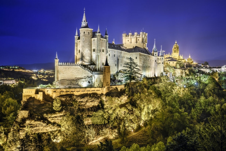 Hochzeit Schloss Alcazar Burg Segovia schönste Schlösser Europa heiraten