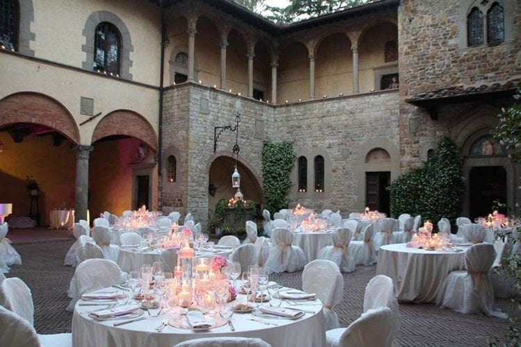 Hochzeit im Schloss Castello il palagio Italien Traumhochzeit romantische Schlösser Europa heiraten