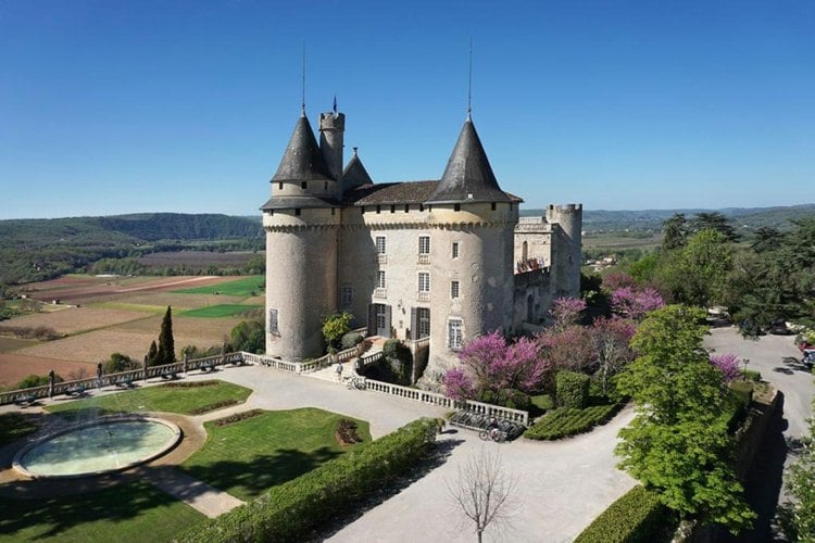 Hochzeit im Schloss Chateau de mercues Frankreich schönste Schlösser Europa heiraten