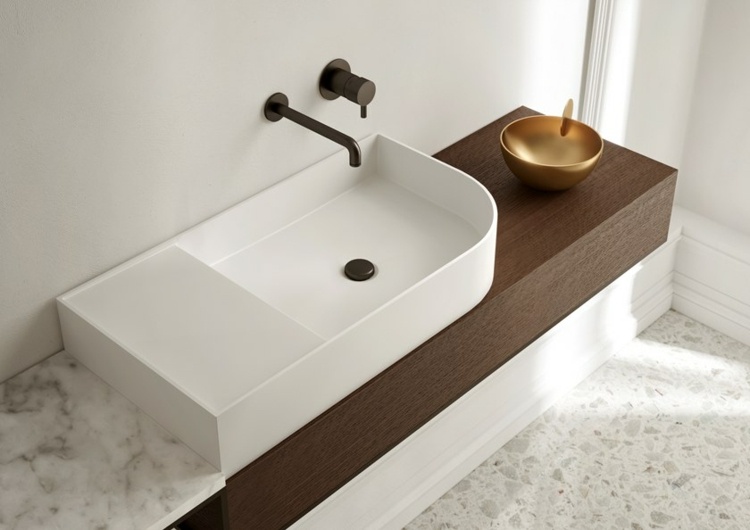 Holz Optik für den Badschrank mit Waschbecken aus der Nouveau Kollektion