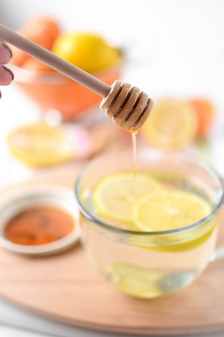 Ingwerwasser mit Honig und Zitrone gesund und lecker