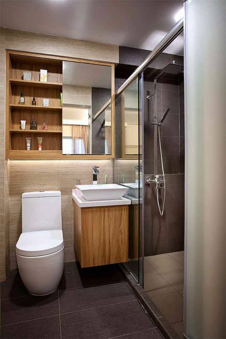 Mini-Badezimmer für die Gäste mit Dusche und harmonischer Beleuchtung