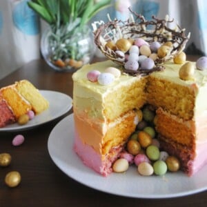 Ombre Torte zu Ostern mit Überraschungseffekt backen - Anleitung und Rezeptidee