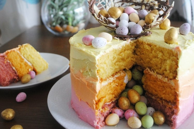 Ombre Torte zu Ostern mit Überraschungseffekt backen - Anleitung und Rezeptidee