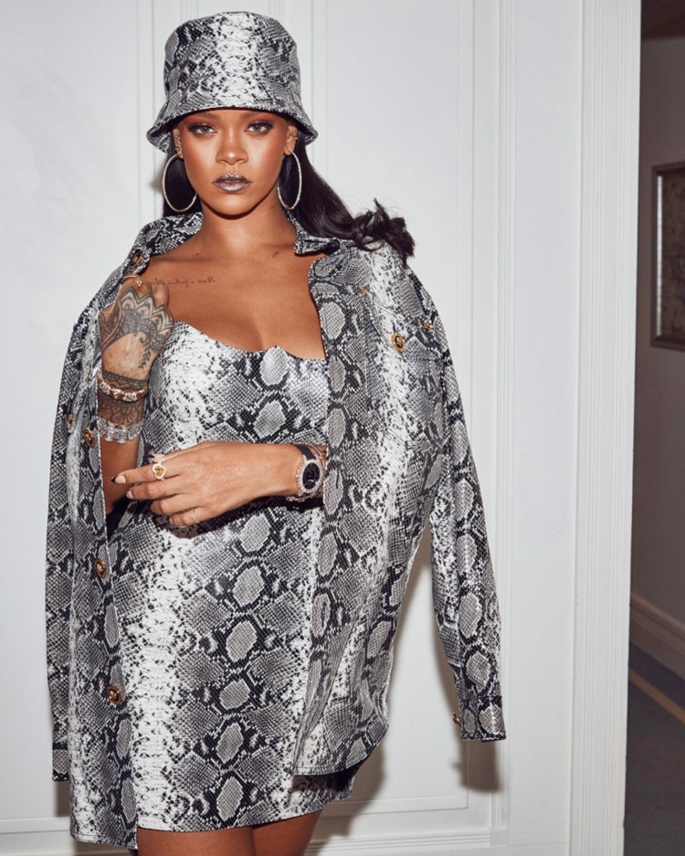 Schlangenmuster Kleid Mantel Modetrends Rihanna
