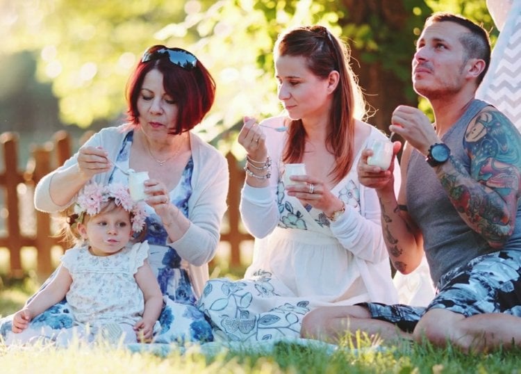 Zum Muttertag ein Picknick mit der ganzen Familie planen