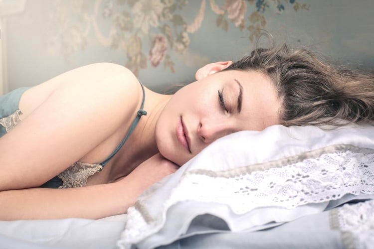 rosa Rauschen Schlafhilfe Frauen Tiefschlafphase