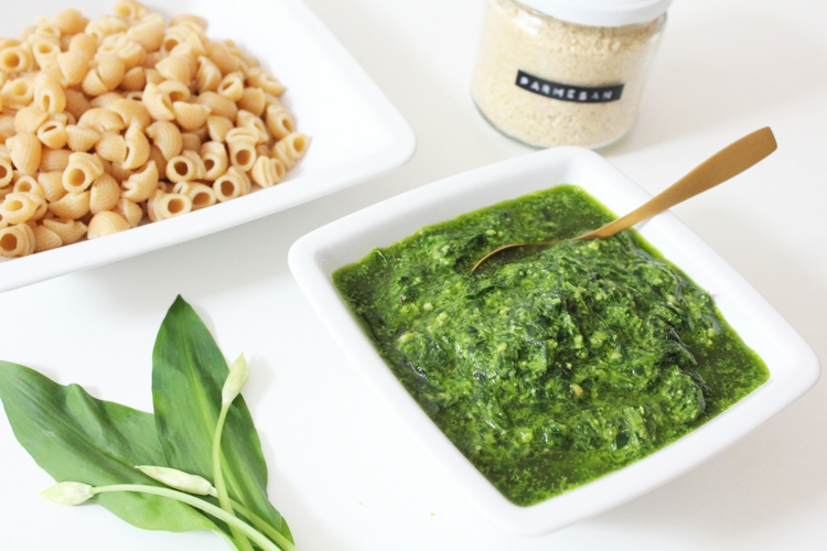 Bärlauch Pesto selbst machen Pasta Rezepte Parmesan gesund essen kochen