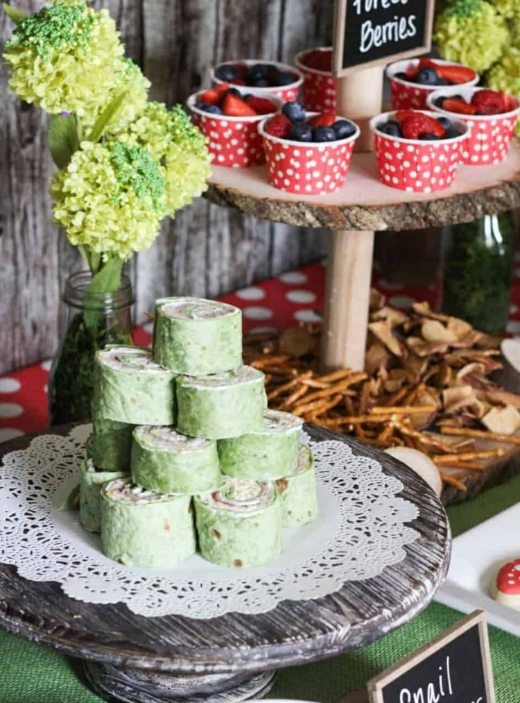 Eine Mottoparty mit Thema Wald für den Geburtstag von Kindern wählen