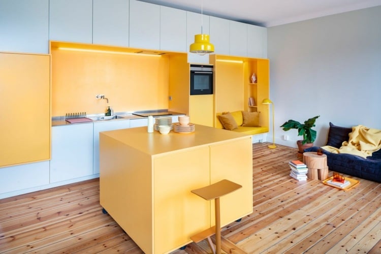 Farbe Gelb und Weiß für die Küche und das Wohnzimmer