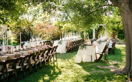 Gartenhochzeit planen Deko Ideen Tische Kerzenhalter Natur