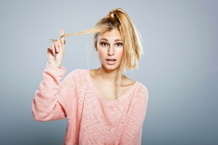 Gelbstich entfernen blonde Haare Blondierung Pflege Hausmittel