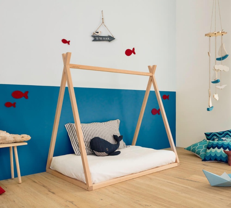 Hausbett für Kinder Montessori Meer Fische Wanddeko Wal Mobile Dekoideen