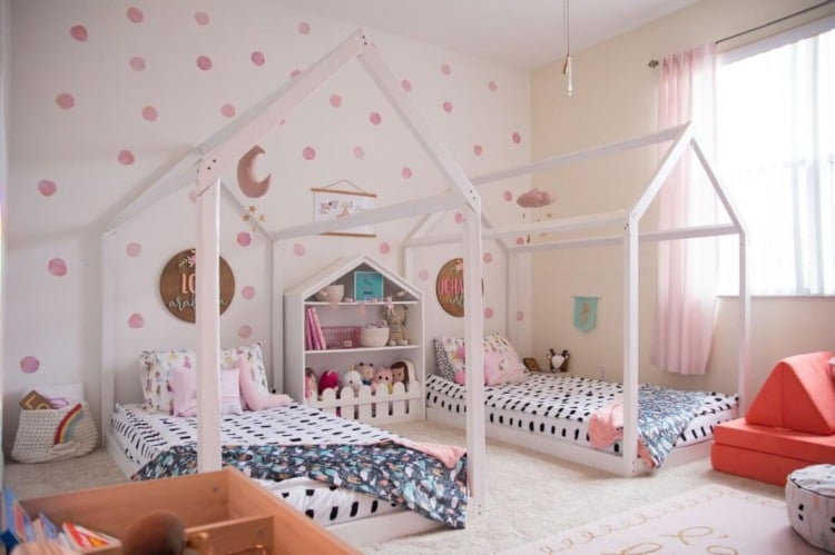 Hausbett für Kinder Zwillinge Ideen Wanddeko Gestaltung Montessori