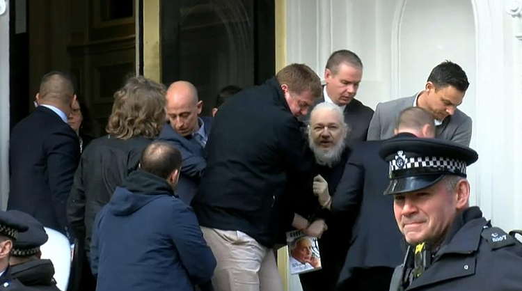 Julian Assange in London verhaftet