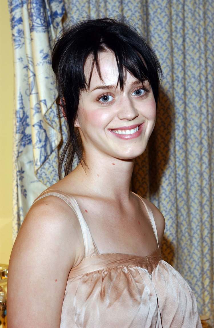 Katy Perry Frisur 2004