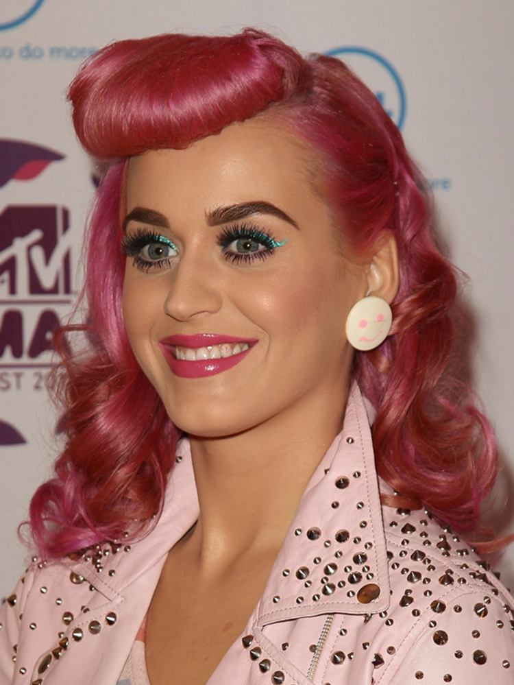Katy Perry Frisur in den Jahren 2011 rosa Haare