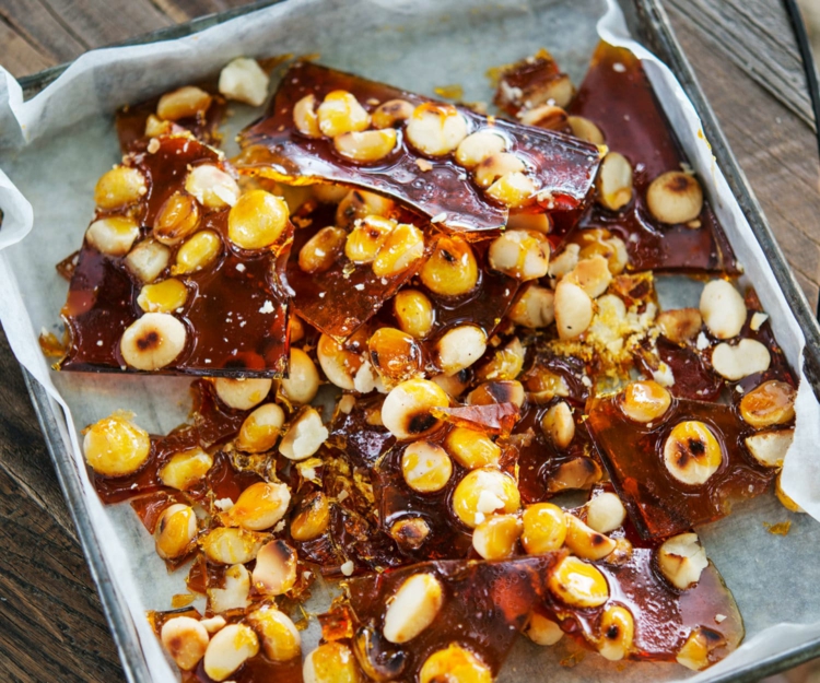 Krokant Rezept selber machen Nusskrokant Macadamianüsse Caramelsauce
