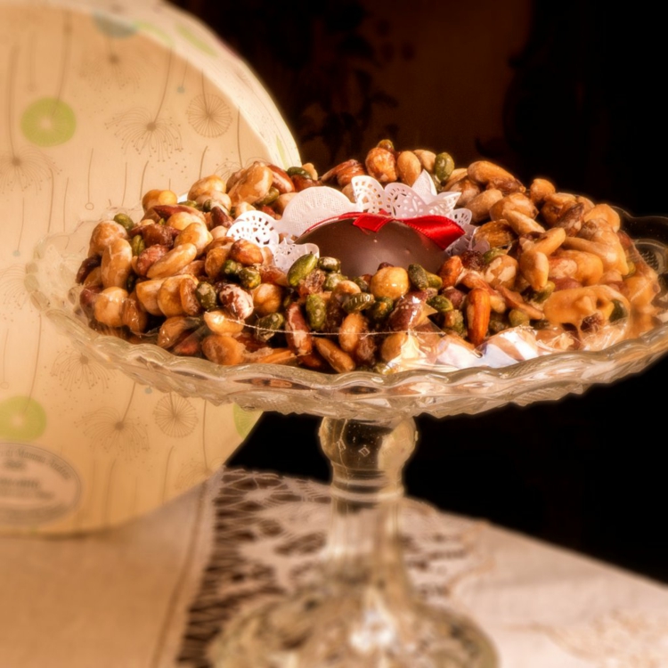 Krokant selber machen Rezept Ostern Schokoladenei Dessert Rezeptideen