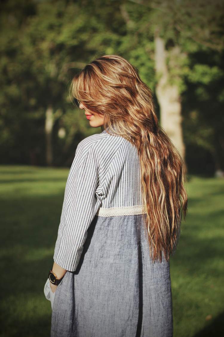 Lange Haare mit Clip-in-Extensions