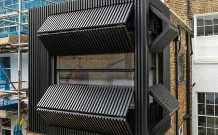 Mechanische Fenster Klappläden in Londoner Anbau