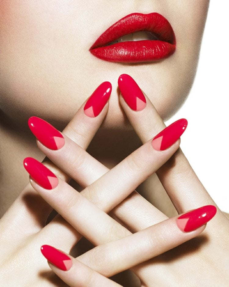 Nägel Mandelform Roter Nagellack Lippenstift Modetrends