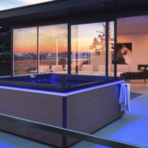 Outdoor-Whirlpool-auf-der-Terrasse-Luxus-Villa