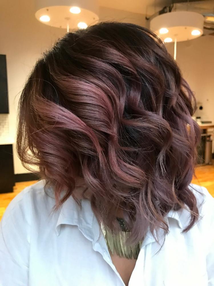 Rose Brown Haarfarbe lila Strähnen Haare selber färben Tipps Damen