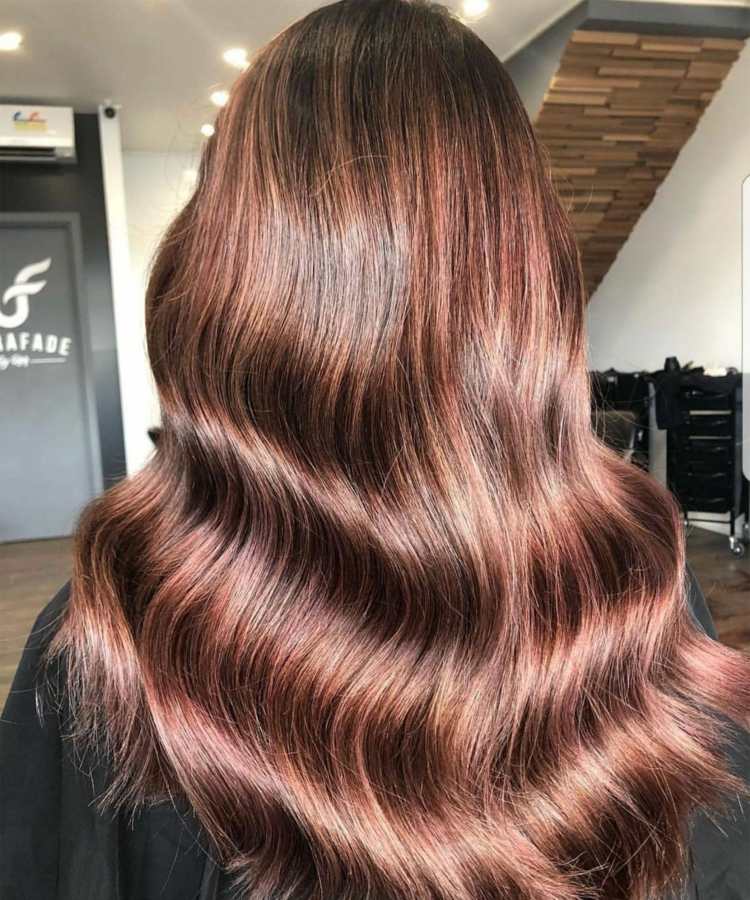 Rose braun Haarfarbe Balayage Frisurentrends Damen lange Haare locken