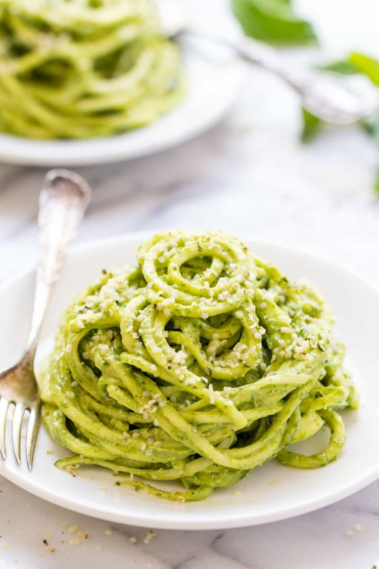 Veganes Pesto selbst machen Rezept Pastasauce gesund