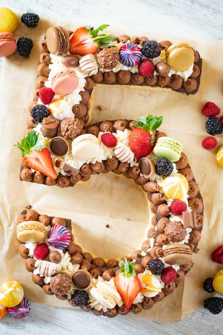 Zahlen Kuchen 5 Dekorieren Obst Schokolade Pralinen Macarons Geburtstagstorte Kinder Ideen