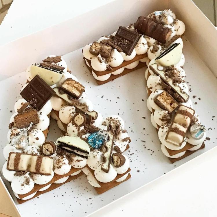 Zahlenkuchen zum Geburtstag backen Rezept Torte Dekorieren Ideen Oreo Kekse
