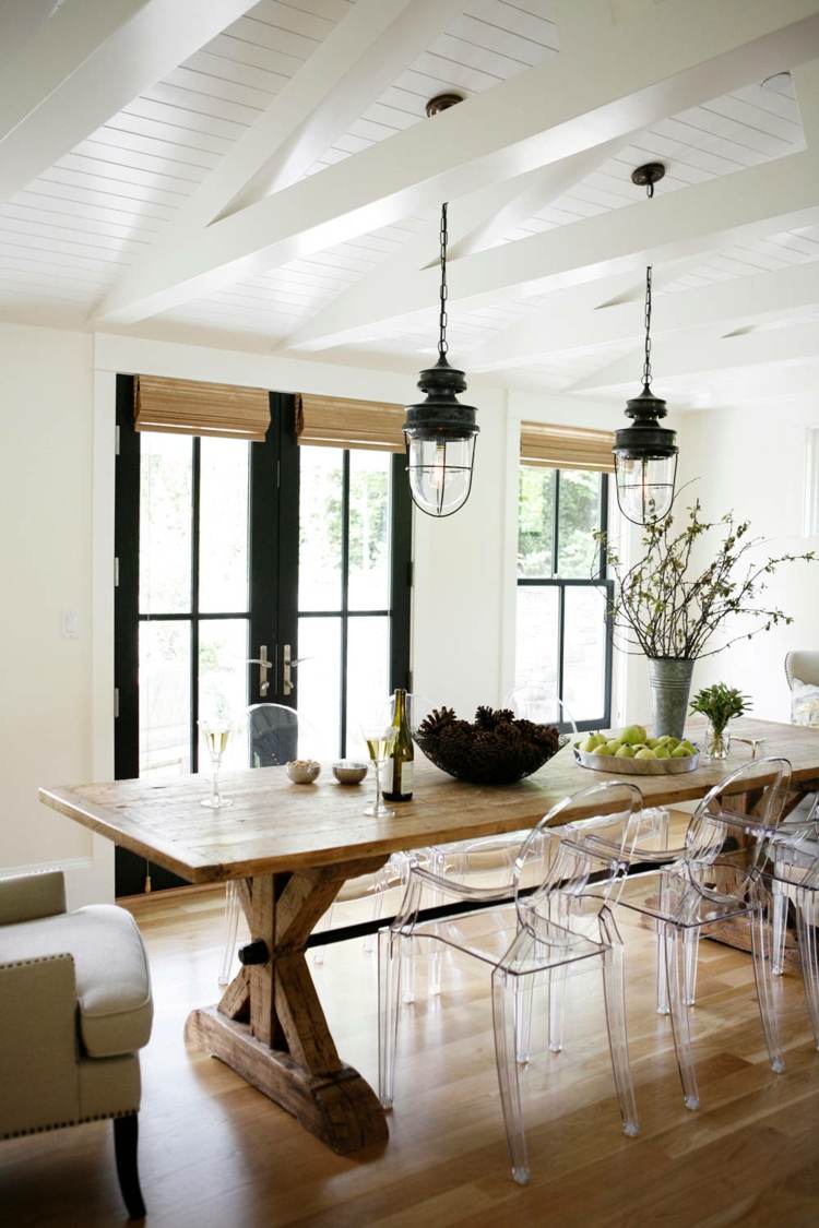 landhausstil modern weiß esszimmer einrichtungsideen glasstuhl holztisch
