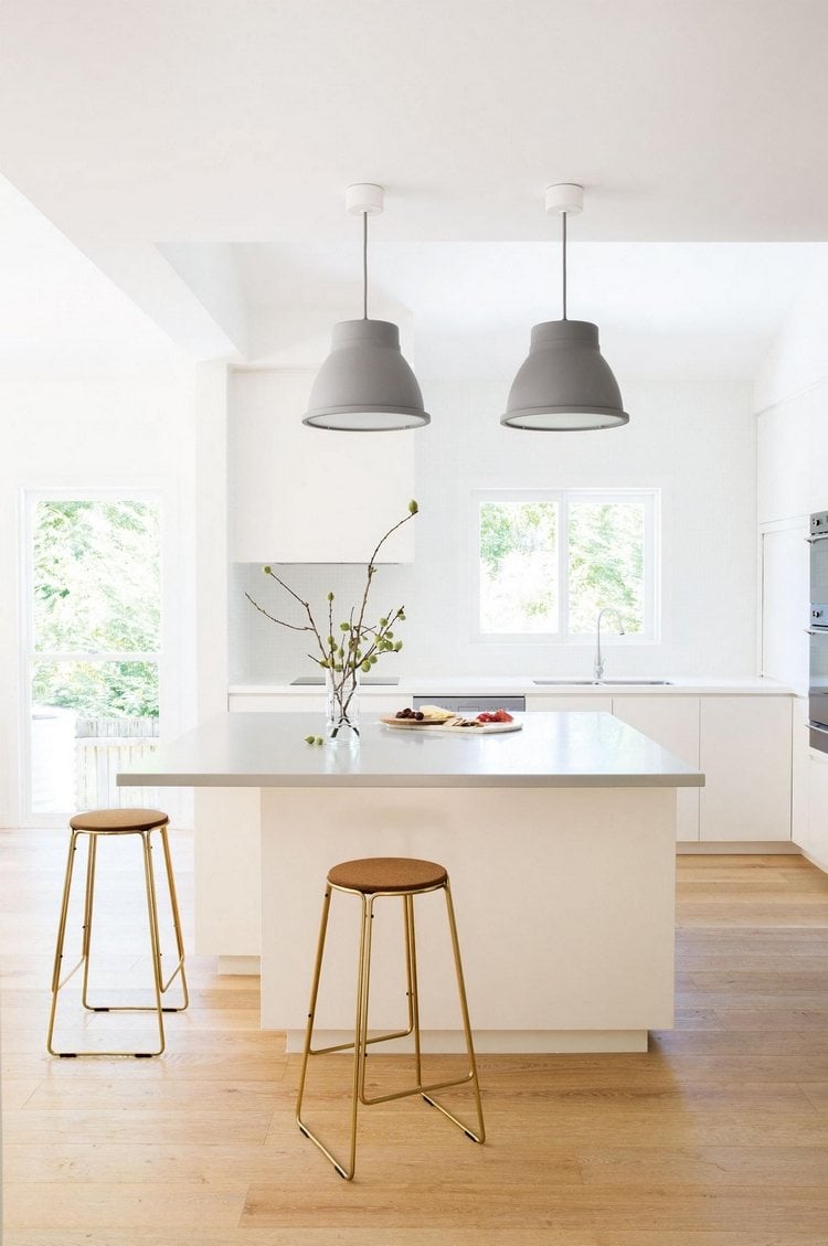 minimalistische kücheninsel mit essbereich als praktische möglichkeit für neugestaltung des speiseraums