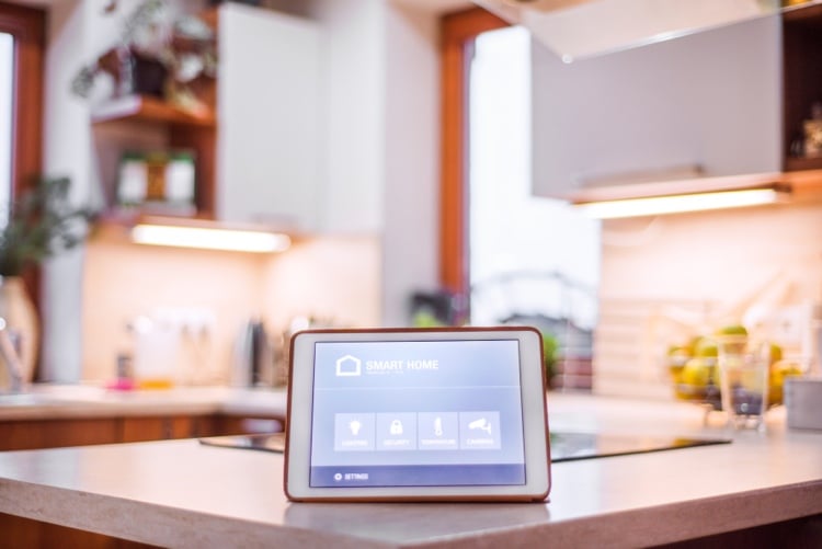 smart home konzept automatisch steuerung haushaltsgeräte multimedia