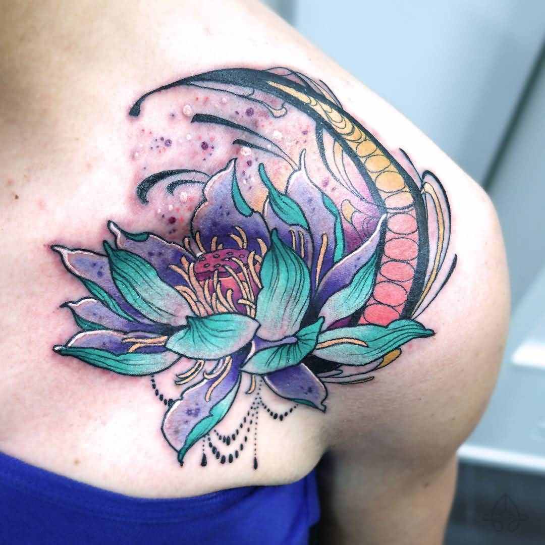 Blumen Tattoo Lotus Tattoodesign Frauen Schulter