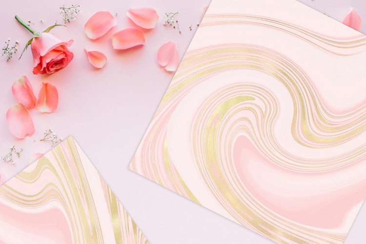 Briefumschläge mit Marmor-Effekt in Gold und Rosé für die Hochzeitseinladung