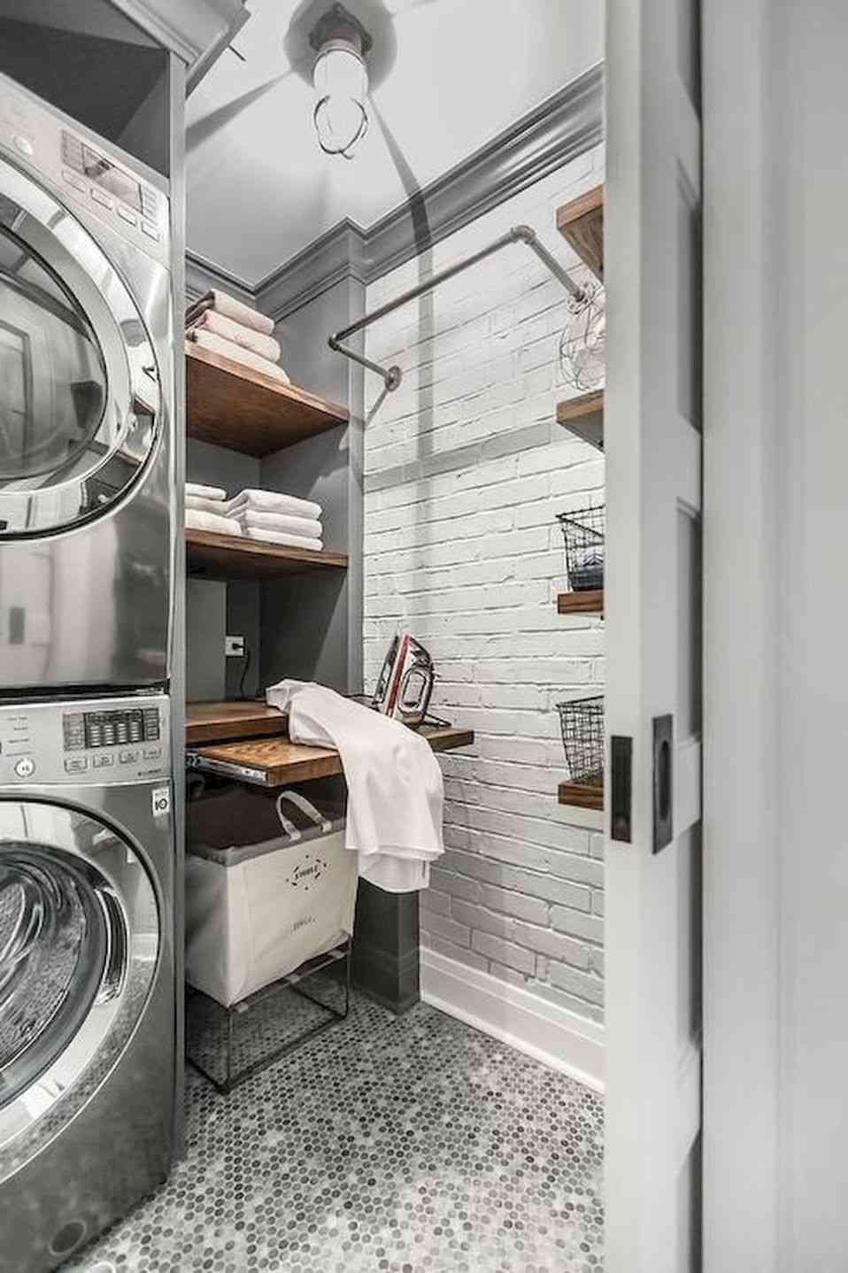 Industrial Style Waschküche in Grau mit Ausziehtabular und Backsteinwand