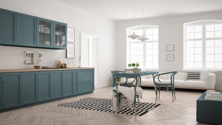 Küche skandinavischer Still Pastellfarben Küchenshrank Holz blau Wohntrends