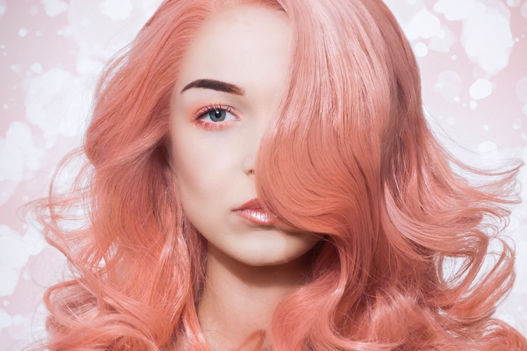 Living Coral Hair Haarfarbe Farbe des Jahres Augen Makeup Lippenstig