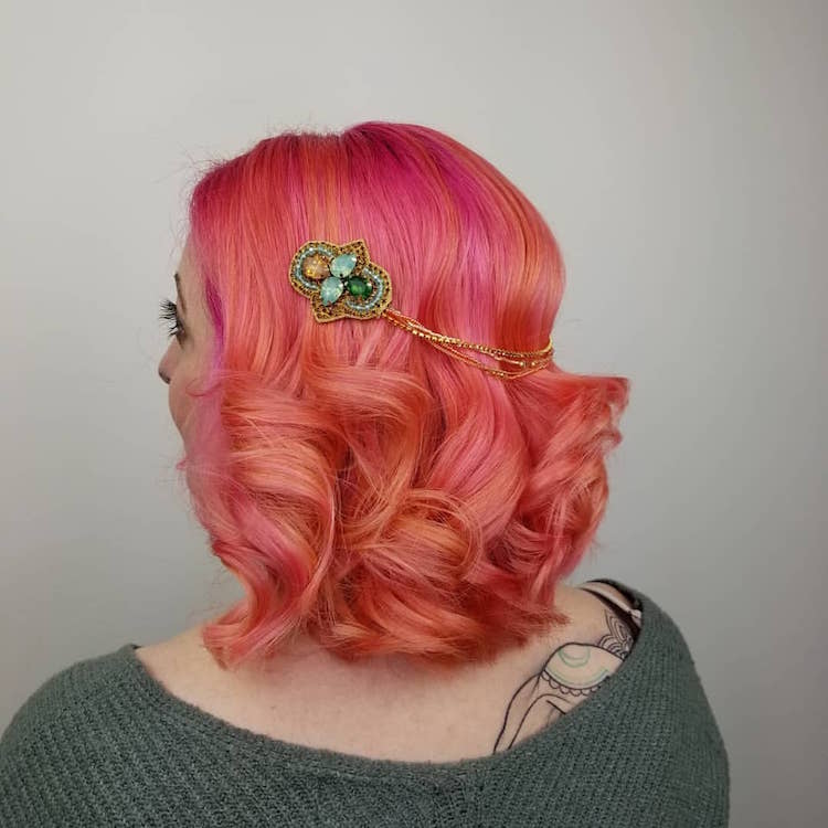 Living Coral Hair Haarfarbe Modetrends Haar Accessoires Sommer 2019 kurze Haare