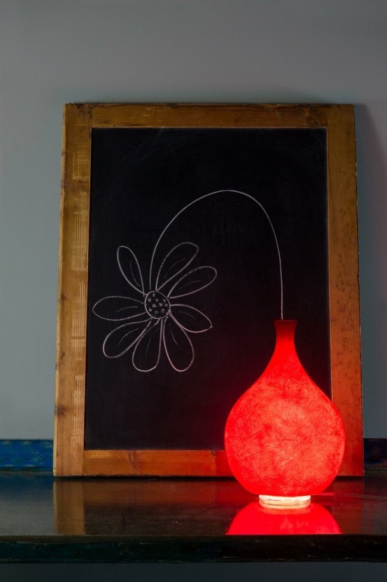 Luce Liquida erinnert an eine antike Vase und ist eine tolle Deko