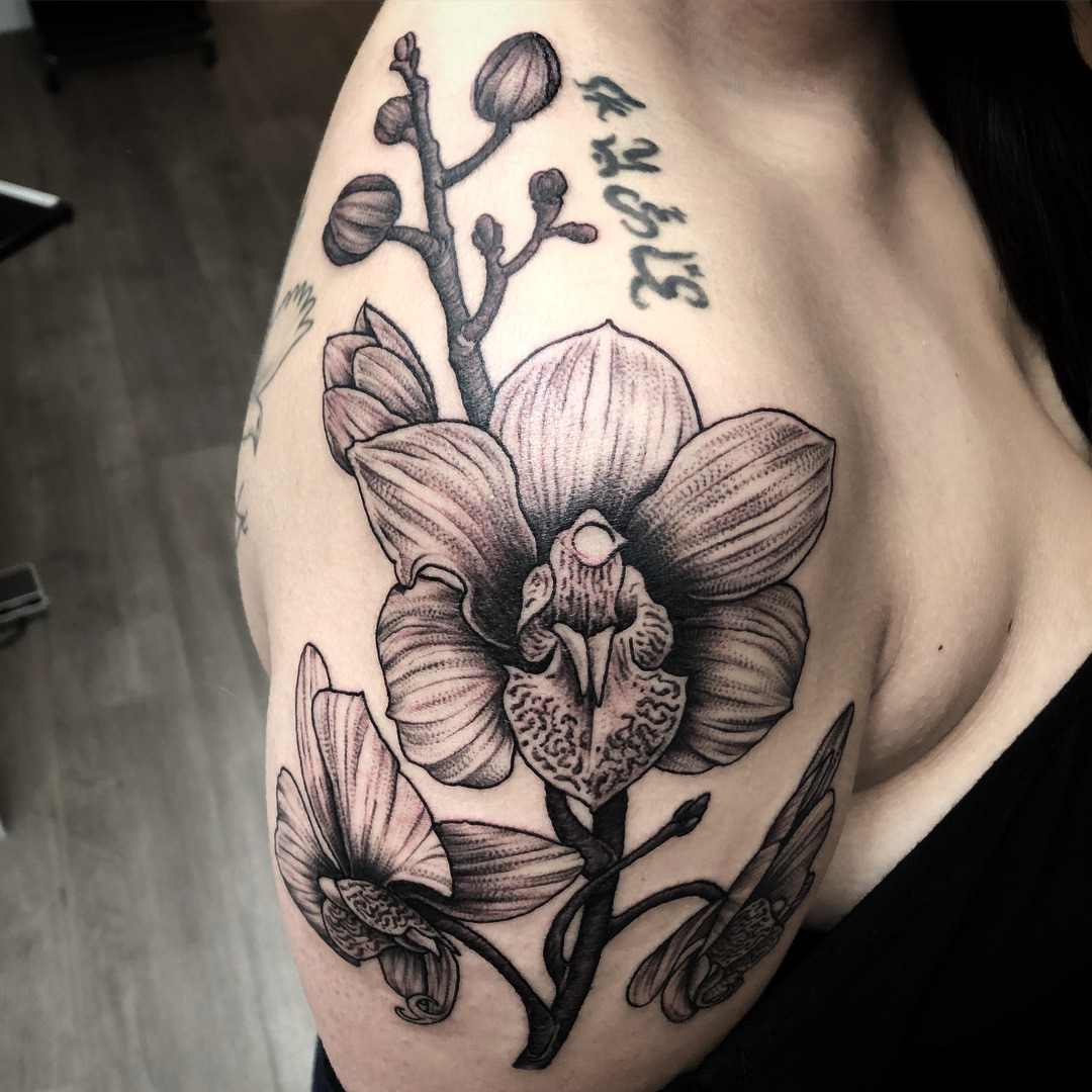 Orchidee Blumen Tattoo Schulter Tattoomotive Frauen