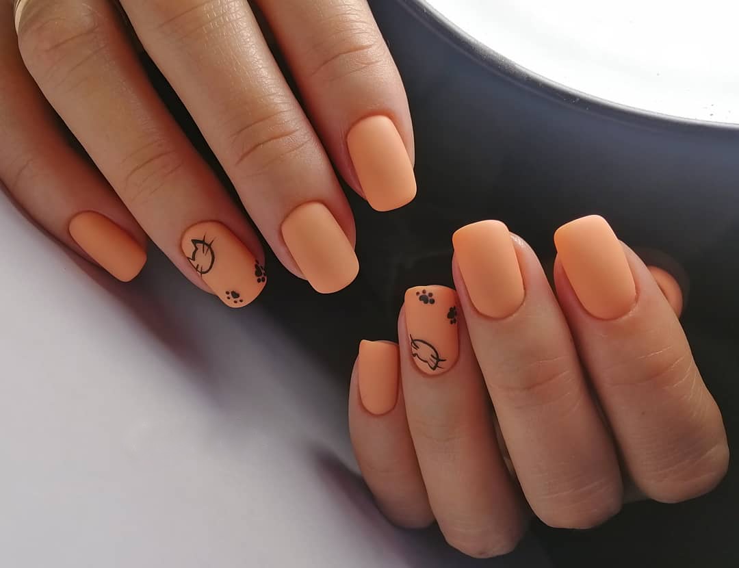 Pfirsich Nägel matt mit Katzenmotiv