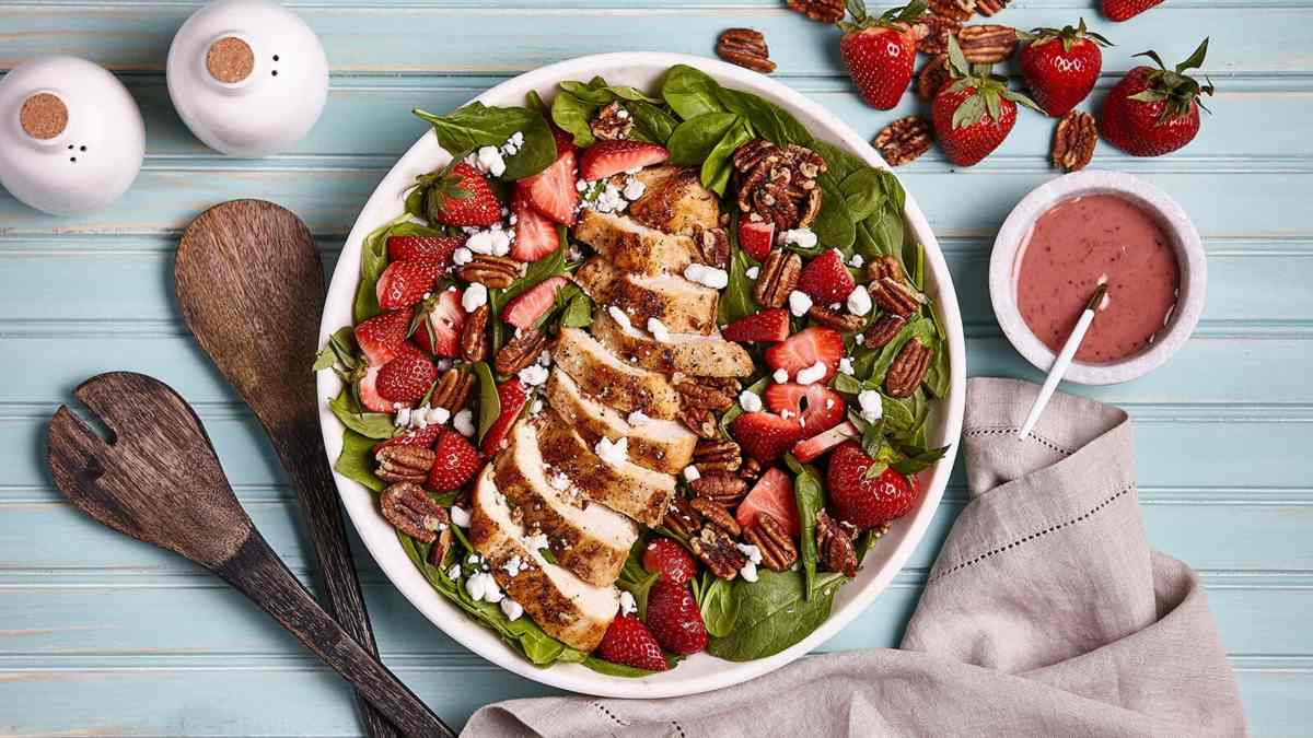 Salat mit Erdbeeren und Hühnchen - Ideen und Rezepte zum Nachmachen
