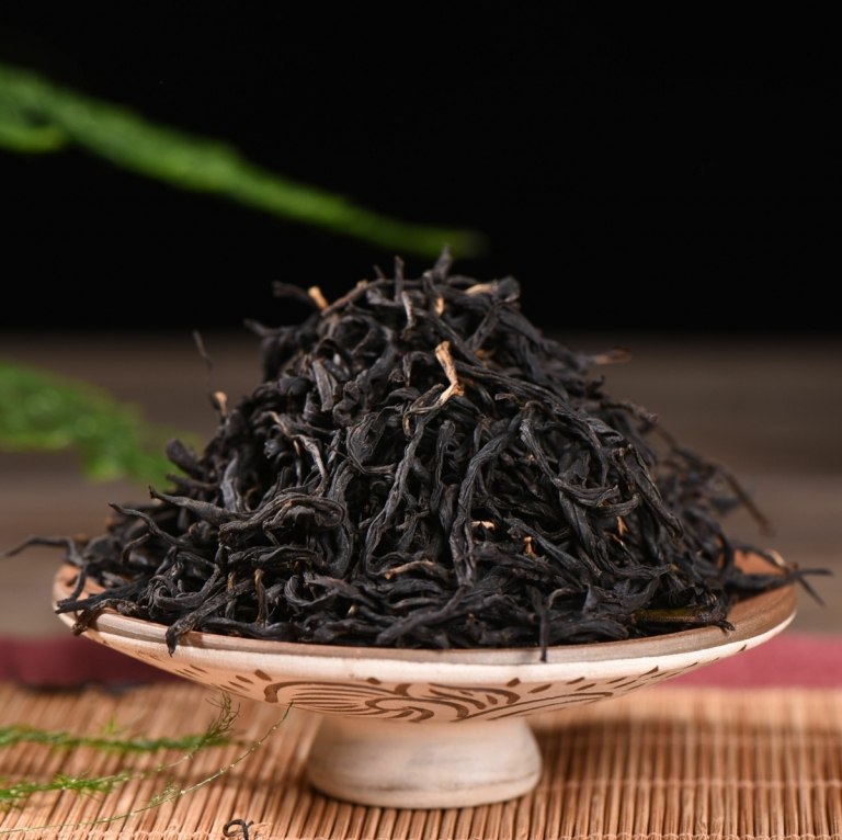 Schwarzer und grüner Tee werden aus ein und derselben Pflanze hergestellt