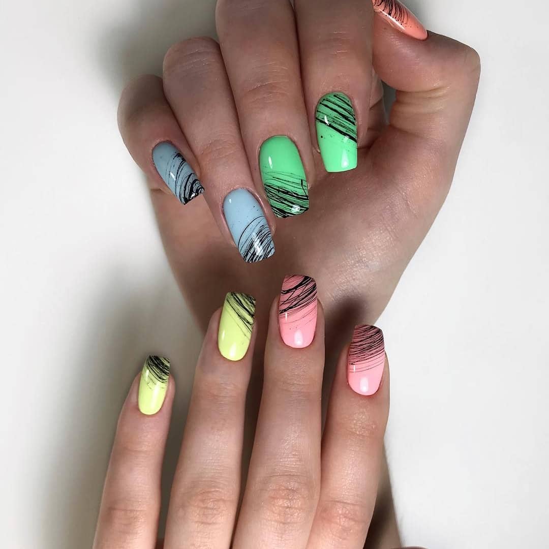 Spider Gel Nägel Rainbow Nails Trend Sommer 2019 Nageldesign Ideen